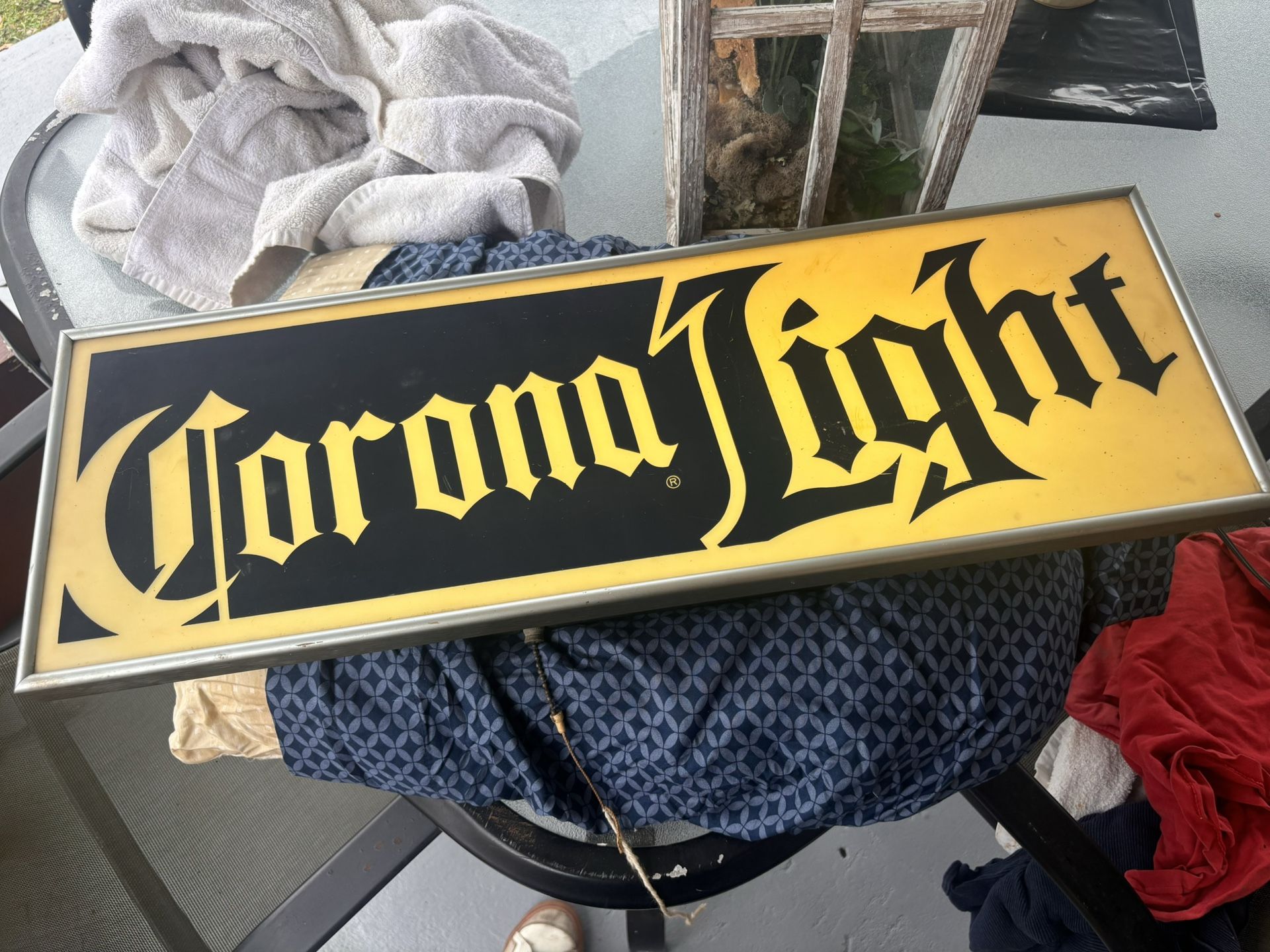 Cartel Corona Luz