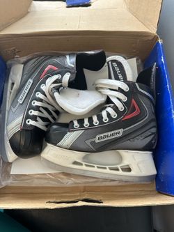Bauer Ice Skating Shoes - 6 