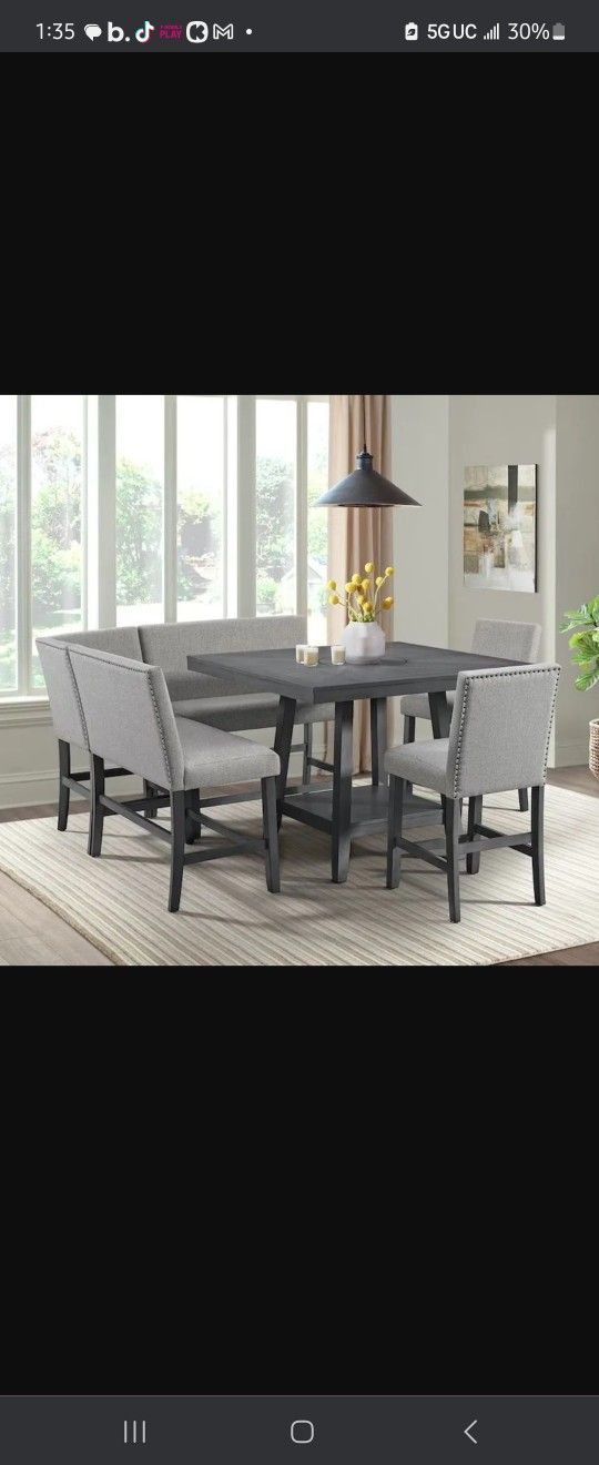 Breakfast Nook With Lazy Susan