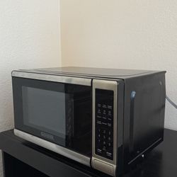 Black Decker Microwave 700W