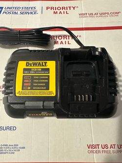 DeWalt DCB1106 6 amp Battery fast charger