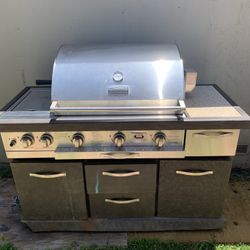 Kenmore elite Propane Master Grill 