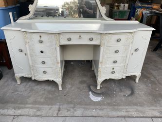 Vintage 1930’s Dresser With Mirror 