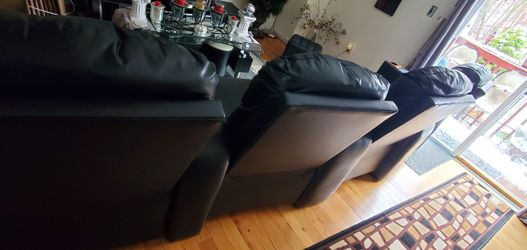 4 Leather Theater Recliners In Great Shape