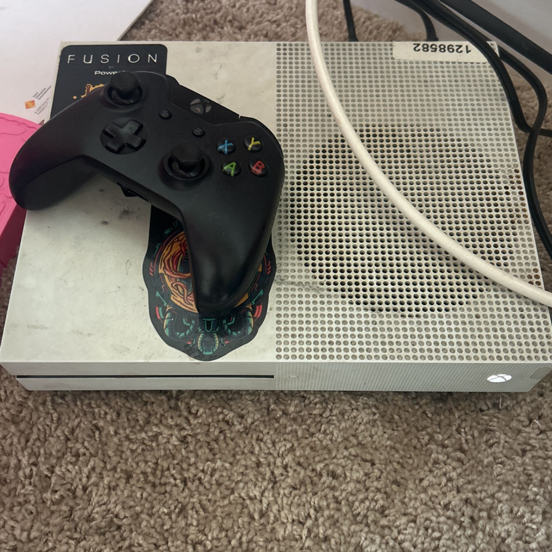 Xbox 1 Console With 2 Controllers