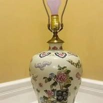 Stunning Large Antique Chinoiserie Chinese Handpainted Porcelain Lamp