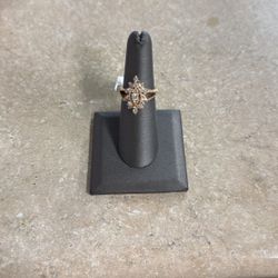 Women’s 14k Cluster Ring 5 Grams 