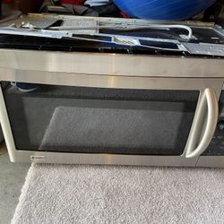 Kenmore elite Microwave Oven 