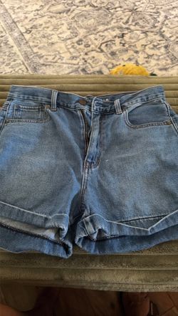 American Eagle mom short