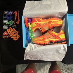 Nike Air Zoom Vomero 5 Doernbecher Size 7