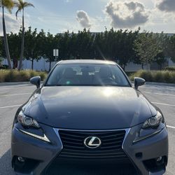 2016 LEXUS IS200T