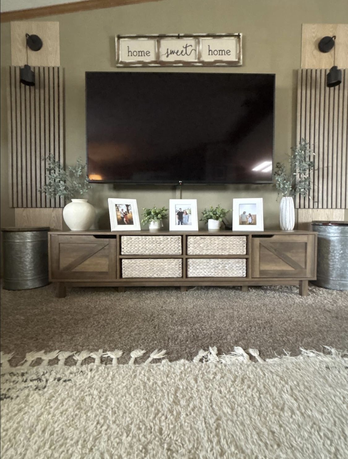 Tv stand entertainment center console media table