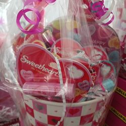 Valentine's Gift Basket 🧺