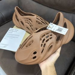 Adidas Yeezy Foam Runner Clay Red Size 11 (BrandNew + OGAll)