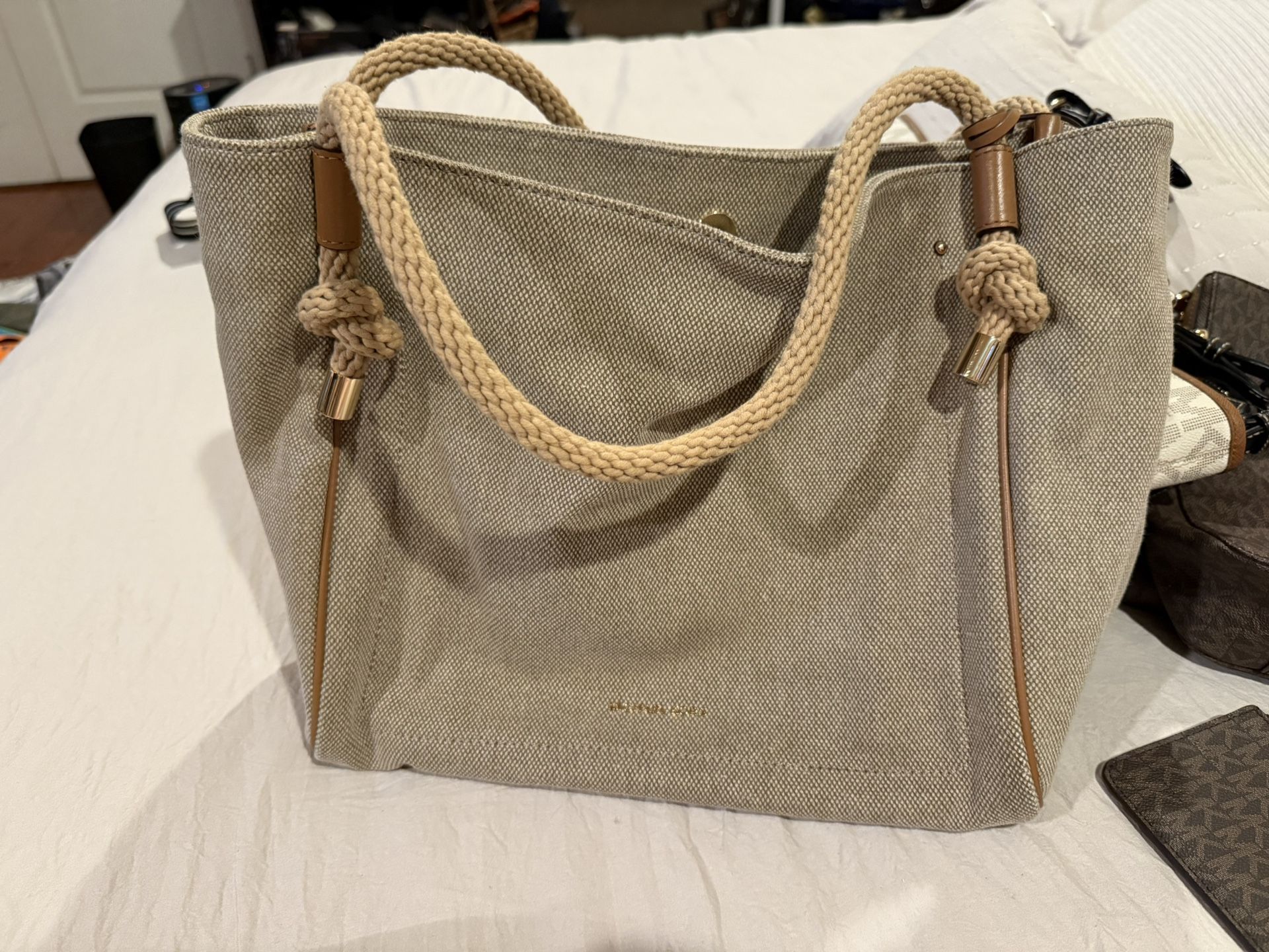 Michael Kors Hand Bag