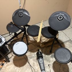 Simmons electric drum set SD 200