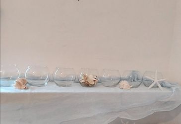 Clear glass round floral bowls 4in