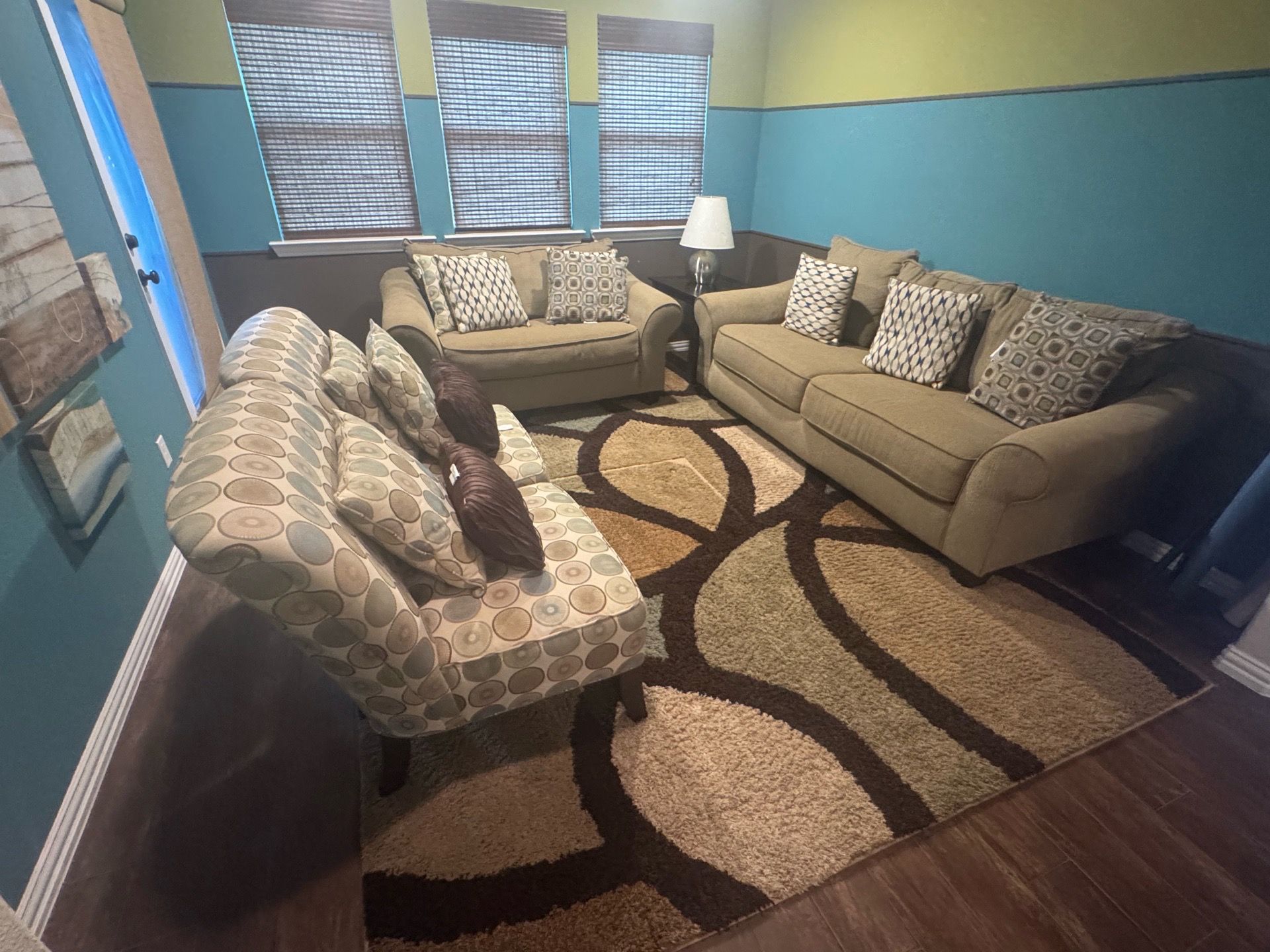 Full Living Room Set with (2) Sofa’s, 2 Accent Chairs, and Accent Rug $3500 Value