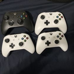 4 Xbox One Controllers (see Description)