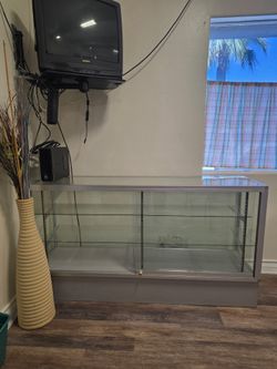 Retail Glass Display
