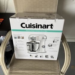 ****NEW**** In Box —never Used! Cuisinart Stand Mixer
