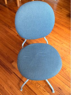 Modern Gray Desk Chair / Swivel Chair