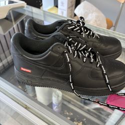 NIKE SUPREME AIR FORCES SIZE 10