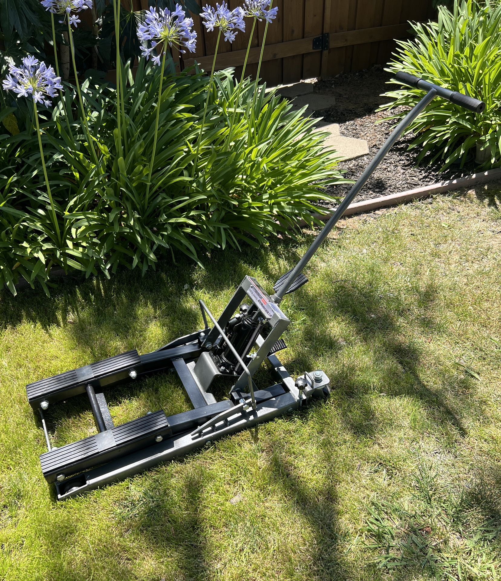 PITTSBURGH 1500 lb. ATV/Motorcycle Lift