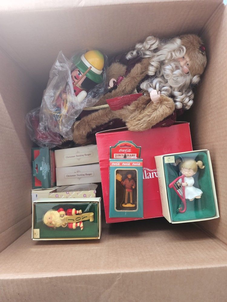 Vintage X Mas Dolls