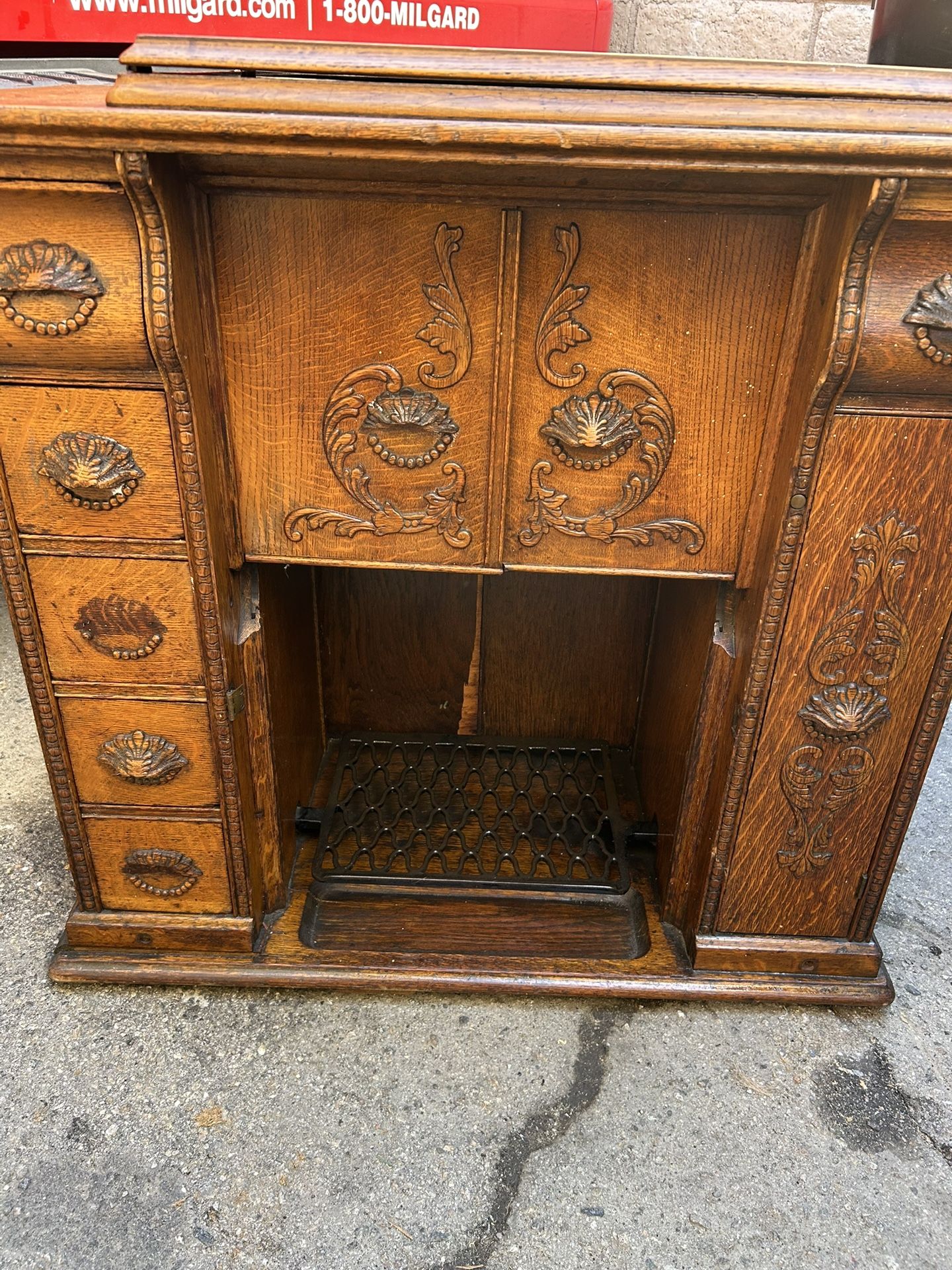 Old Vintage Sewing Machine