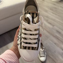 Burberry Sneakers
