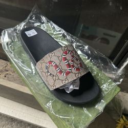 Men’s Slides 