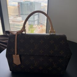LV Pochette Métis 