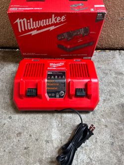Milwaukee M18 18-Volt Lithium-lon Dual Bay Rapid Battery Charger