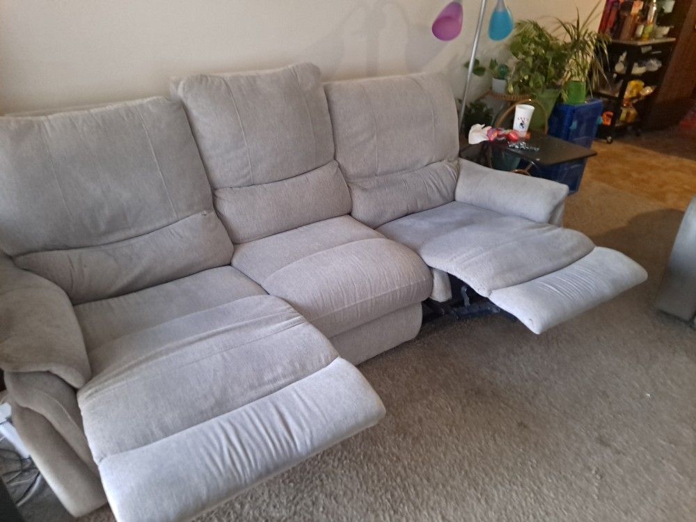 Sofa Recliner Light Grey/South County By Mall OBO