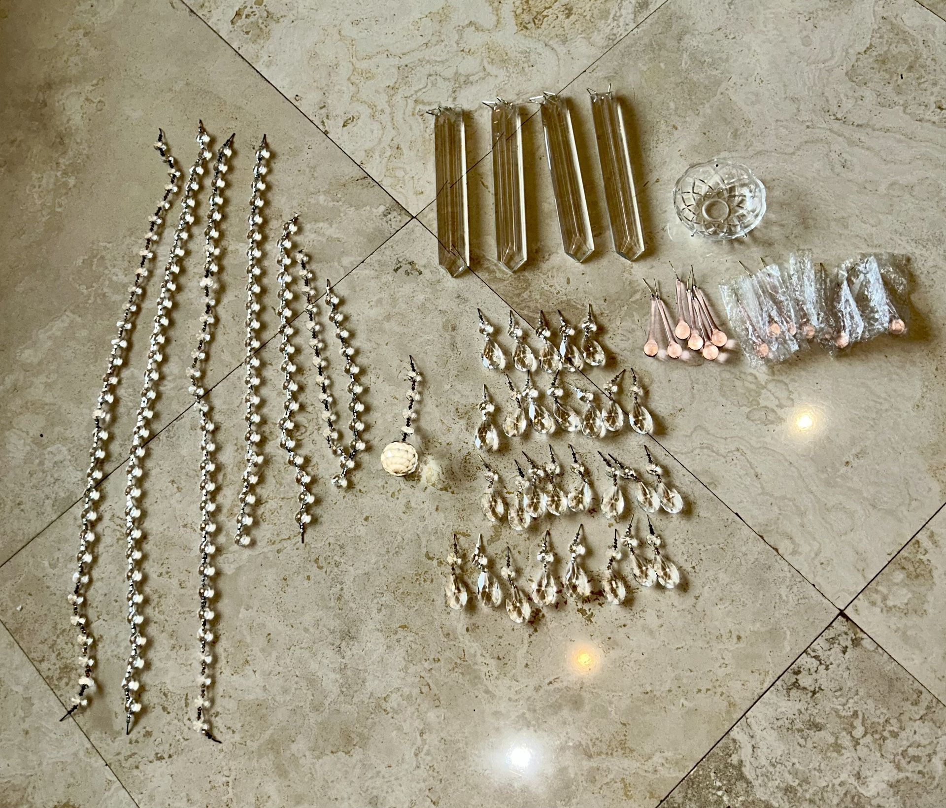 Chandelier replacement crystals