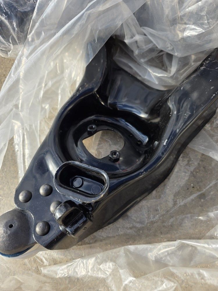 06' Dodge Dakota Ftont End Suspension Parts