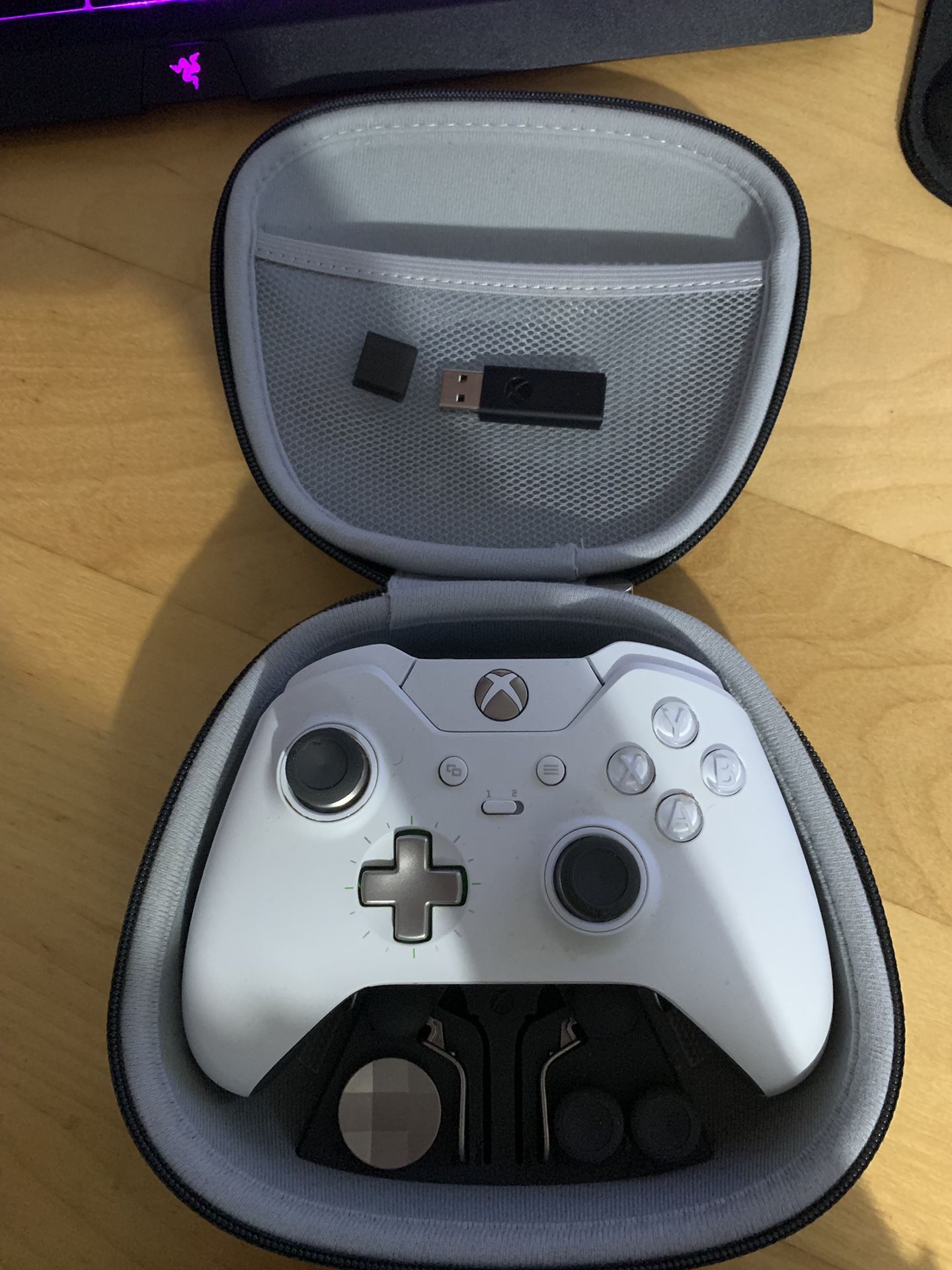XBOX ONE ELITE CONTROLLER AND WIRELESS USB
