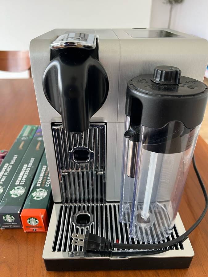 Nespresso Lattissima Pro Espresso Machine by De'Longhi with Milk Frother, Silver