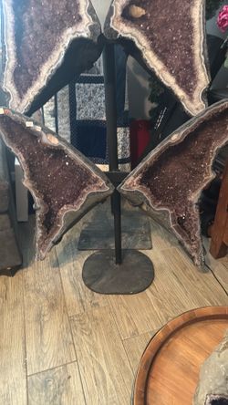 Medium amethyst wings