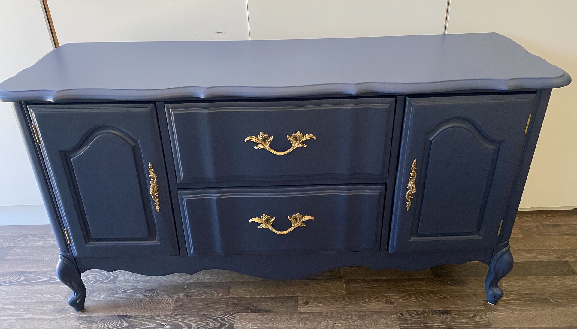 🔥 Refurbished Vintage Credenza 🔥
