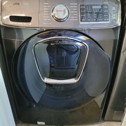 Samsung AddWash 4.5cu Ft Front Load Washer In Black Stainless Steel 