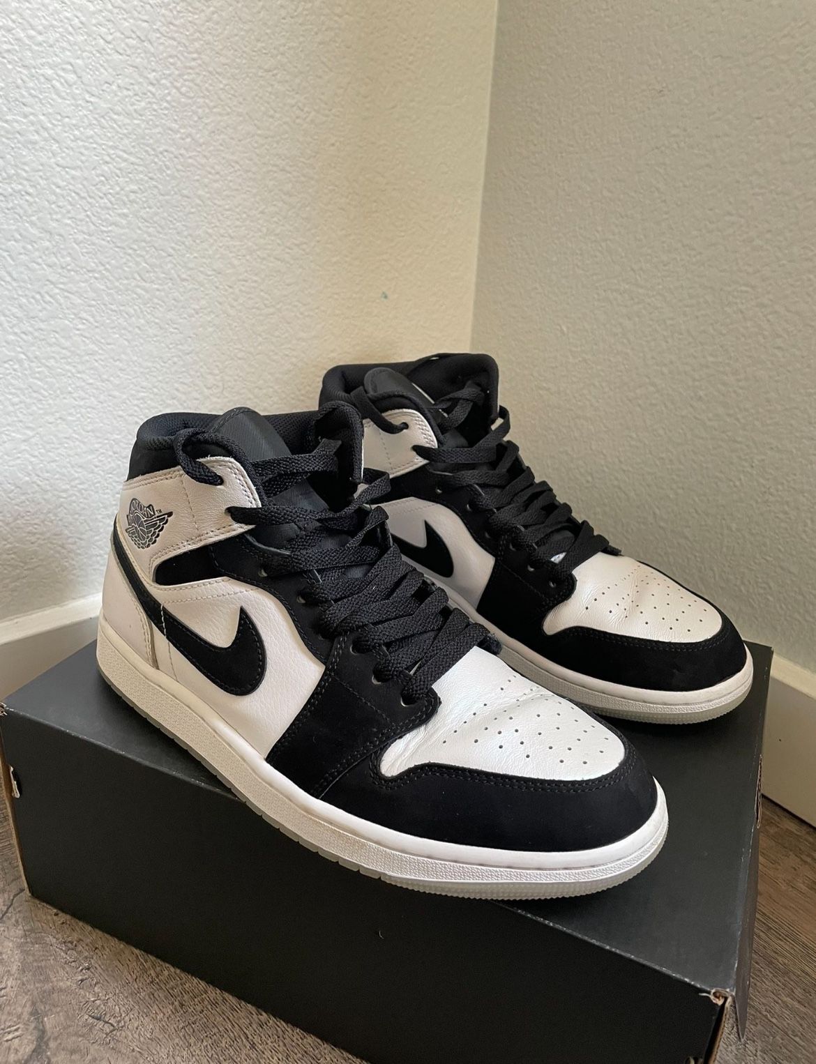 Air Jordan 1 Diamond