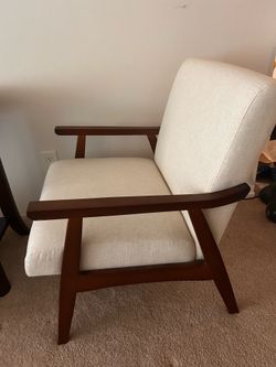 White/wood chair