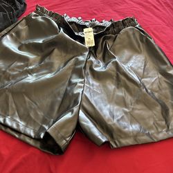 Fashion Q  Plus Size 1xl  Black Leather Shorts