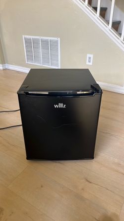 Cube refrigerator