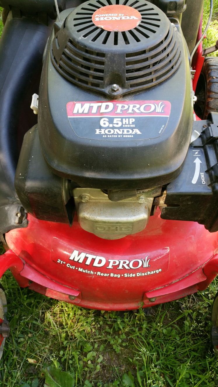 Mtd pro lawn online mower with honda engine