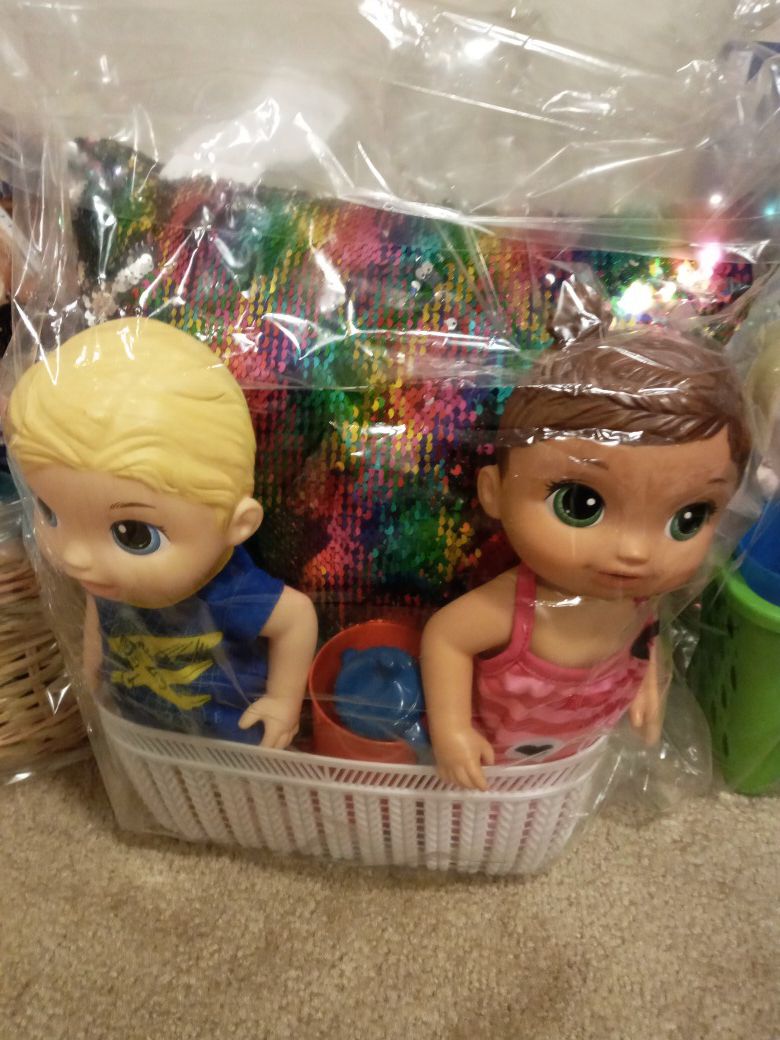 Basket Baby Alive holiday special