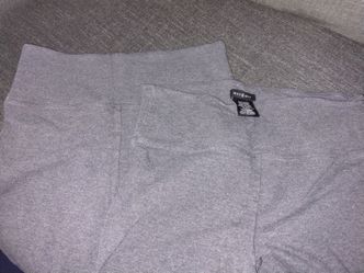 Grey Max & Mia yoga pants medium