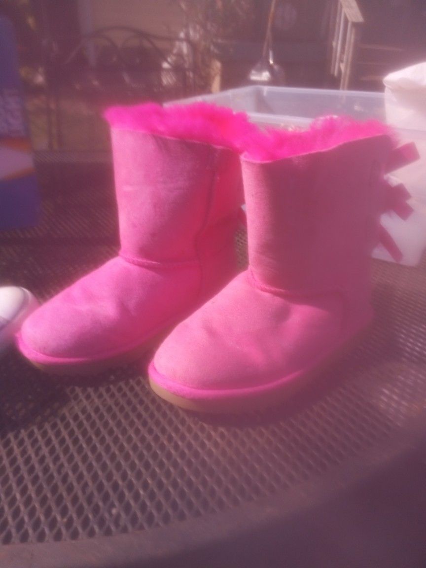 UGG Boots. Little Girl.  Size 1. Pink. Barely Worn.